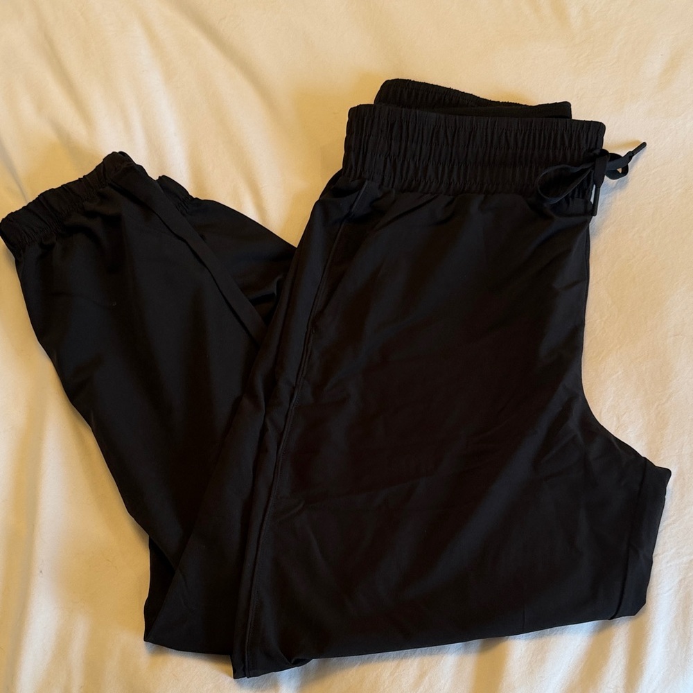 SPANX Women’s On the Move
Jogger Pant